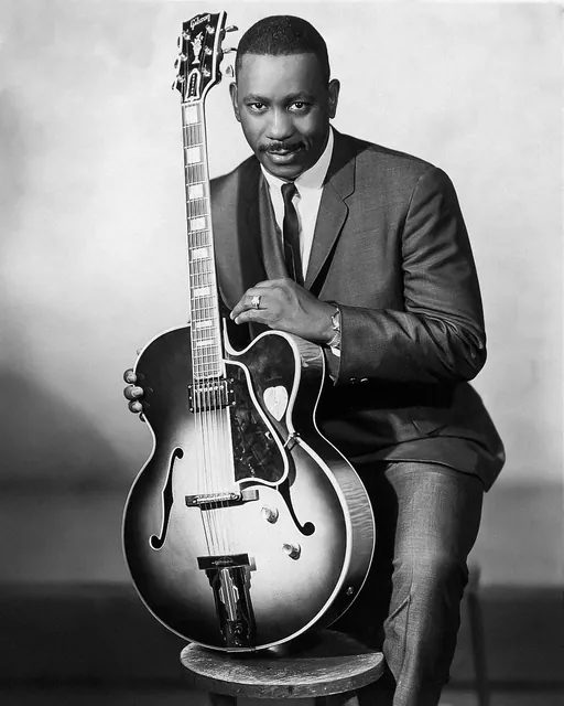 1960 年代中期 Verve 唱片的韋斯·蒙哥馬利宣傳照,手上是 Gibson L-5 CES;塔克說他崇拜韋斯太久,非有一把 L-5 不可。