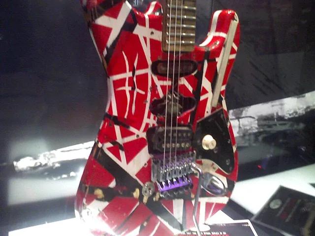 複製品示意：Fender 2007 年推出的 Frankenstein 複刻琴