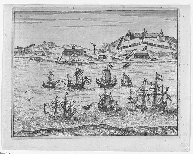 1640 年代荷蘭出版的版畫,描繪 1632 年 5 月的熱蘭遮城與港內停泊的船隻;城裡的公告靠鼓聲傳開,唐人社會則用銅鑼