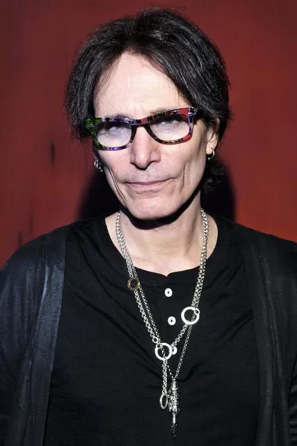 史提夫·范 2015 年在好萊塢;這一課整理他在訪談與專欄裡親口說過的吉他與音樂事業心得