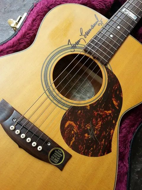 Maton EBG808TE 伊曼紐型號木吉他,琴面上留有簽名