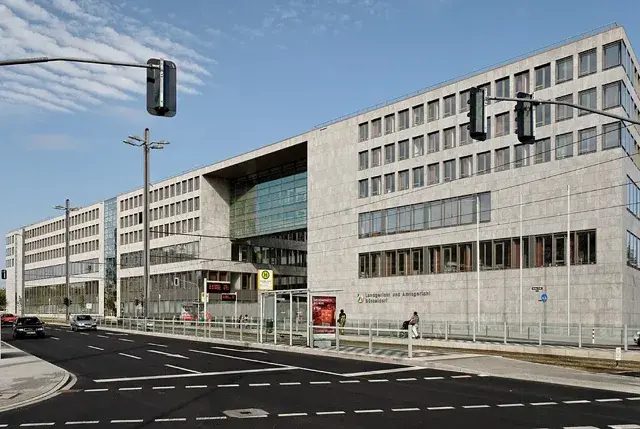 德國杜塞道夫地方法院,Fender 與 Thomann 的 Strat 造型官司在這裡審理。