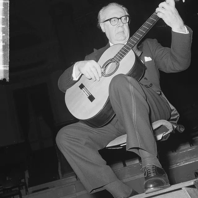 1962 年 11 月塞哥維亞在阿姆斯特丹皇家音樂廳（Concertgebouw）演奏