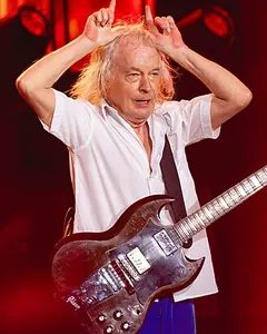 安格斯·楊(Angus Young)