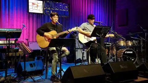 鄧廣福＋盧家宏 雙吉他彈唱〈Ticket to the Tropics〉@MUSIC CORNER